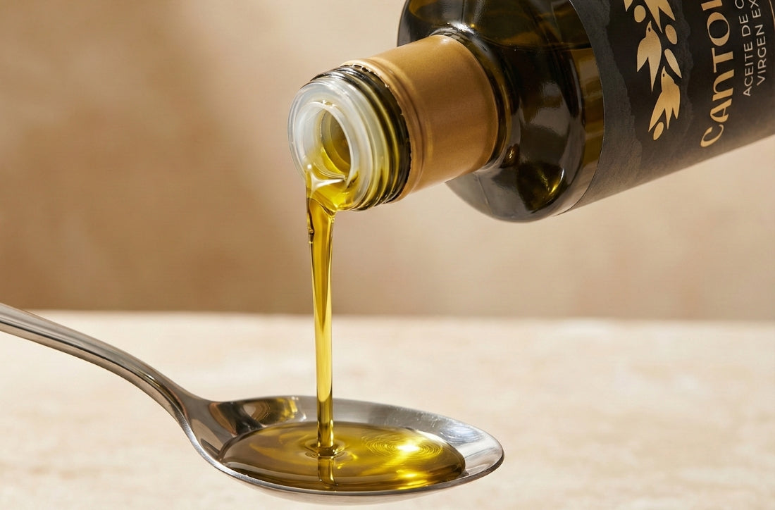 La cucharada que está revolucionando las mañanas: por qué el Aceite de Oliva Virgen Extra en ayunas se ha convertido en el ritual saludable del año